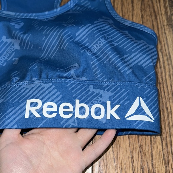 Women’s Reebok sports bra size M medium yoga stretch comfy running athletic pad - Picture 2 of 10